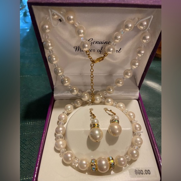 Genuine Mother of Pearl Jewelry - Picture 5 of 6